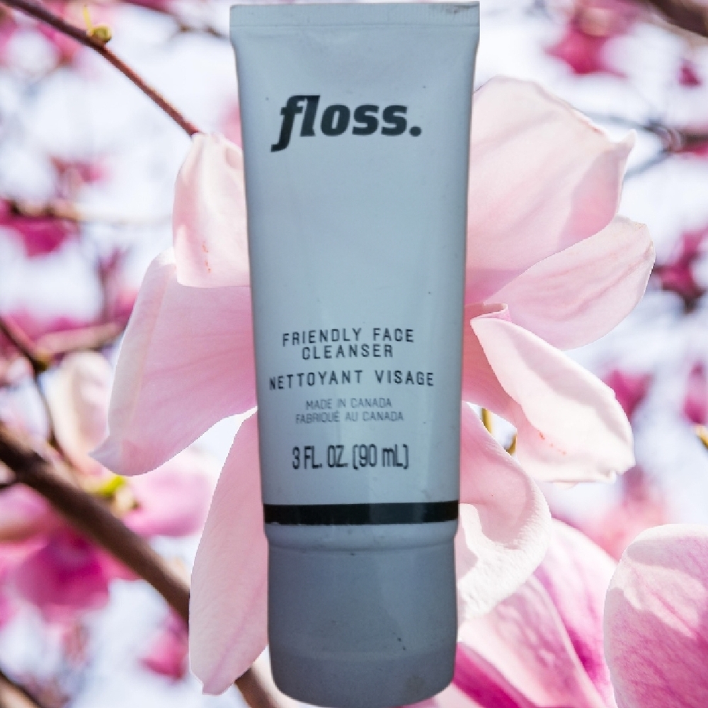 Floss Friendly Face Cleanser🩷🩷